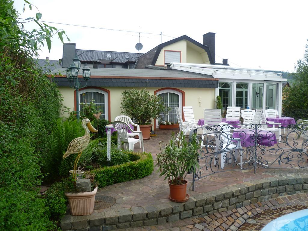 Pension-Elfi Maring-Noviand ภายนอก รูปภาพ